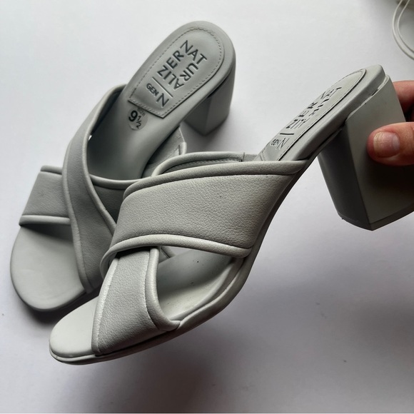 Naturalizer Leather Gray Crisscross Sandals Chunky Heels 9.5 - Picture 2 of 5